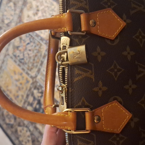 Louis Vuitton Alma PM LEATHER SATCHEL - Picture 16 of 16